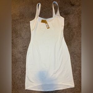 Skims short dress
Color Marble M